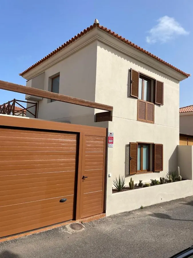 Casa Mareterra - Design Villa With Pool And Terrace Near Corralejo And Lajares